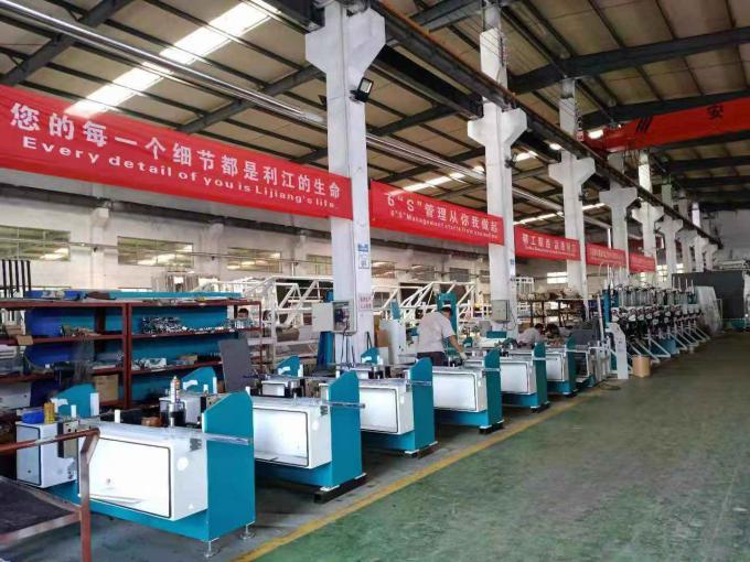 Linha de produção de vidro de isolamento vertical gás que enche e que pressiona o robô com sistema do Ai 9