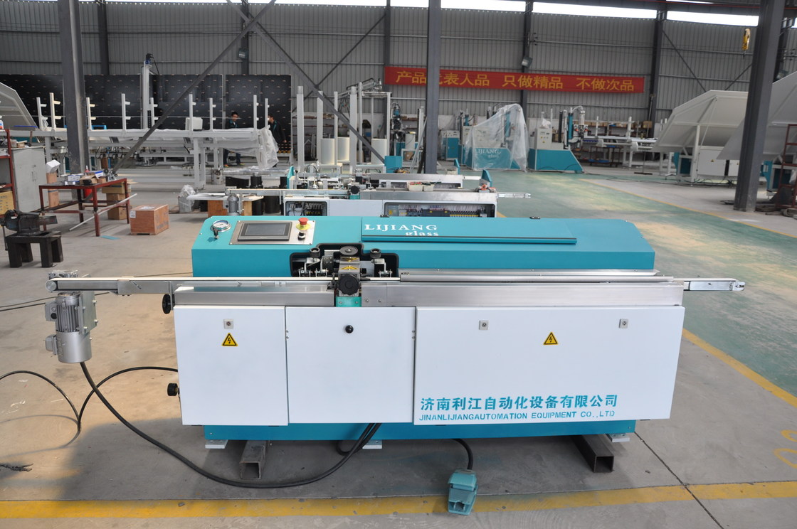 Máquina butílica do derretimento quente poderoso/máquina butílica da extrusora para a linha de produção de insulto