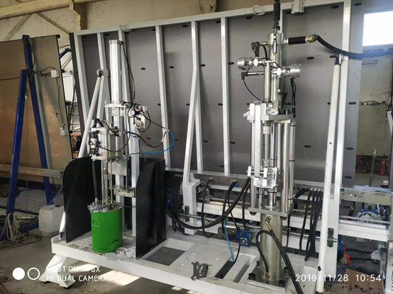 Máquina de vidro de isolamento vertical de vidro máxima de Szie 2500*4500mm/robô de vidro da selagem máquina do dobro