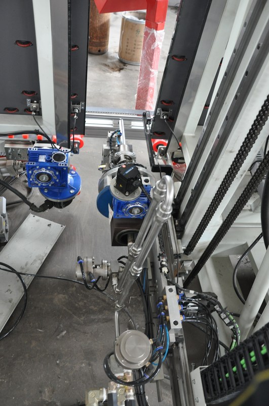 Máquina de vidro de isolamento vertical de vidro máxima de Szie 2500*4500mm/robô de vidro da selagem máquina do dobro