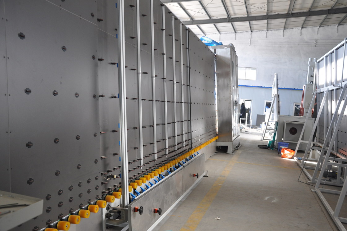 a linha de produção 1.Vertical de vidro de isolamento LJBZ2535G adota o sistema de controlo de SIEMENS, mantém o desempenho estável