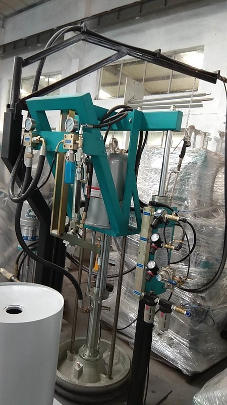 Pressão de ar horizontal da máquina 4L/min da selagem do vedador da Dois-bomba para o processamento oco de vidro do vidro Insulated