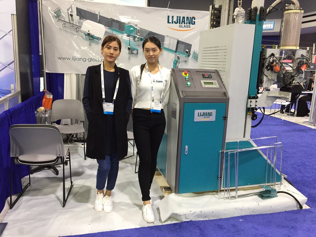 A máquina de enchimento dessecante pode automaticamente conseguir ações de furos de perfuração automaticamente nos quadros do espaçador,