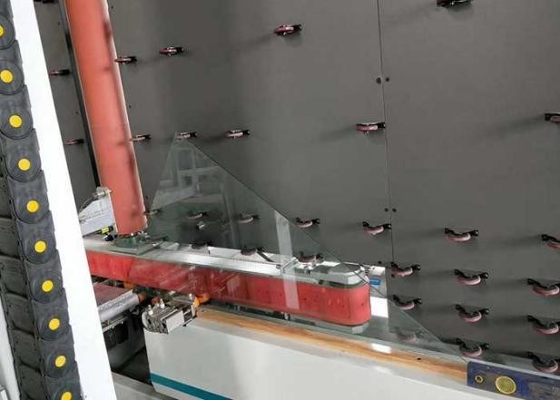 bomba de vidro de isolamento do vedador da vitrificação dobro da máquina de 50m/min baixa E com robô de selagem