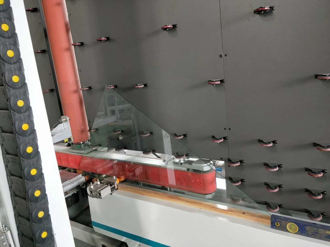 Baixa máquina de moedura automática da borda do filme de vidro de E para o supressão do baixo filme de E