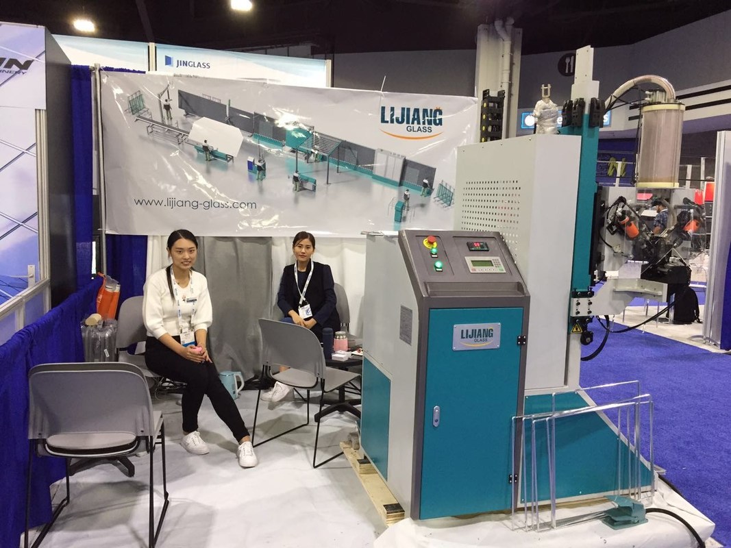 Linha de produção de vidro de isolamento poderosa máquina de enchimento dessecante automaticamente nos quadros do espaçador