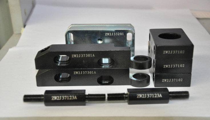 A cor personalizou a máquina de dobra exata do espaçador do ângulo ±0.5mm